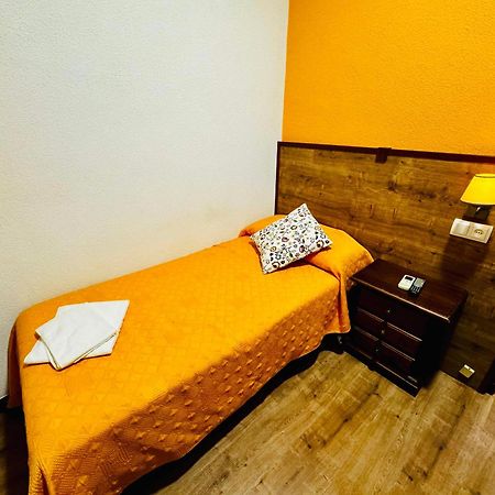 Hostal Edreira Madrid Ngoại thất bức ảnh