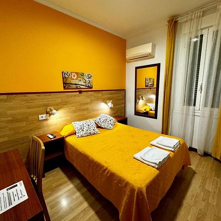 Hostal Edreira Madrid Ngoại thất bức ảnh