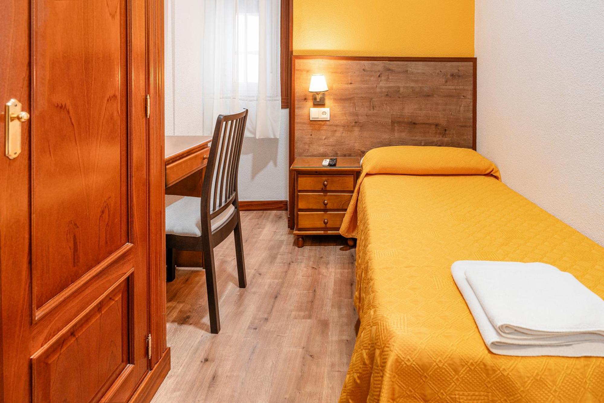 Hostal Edreira Madrid Ngoại thất bức ảnh