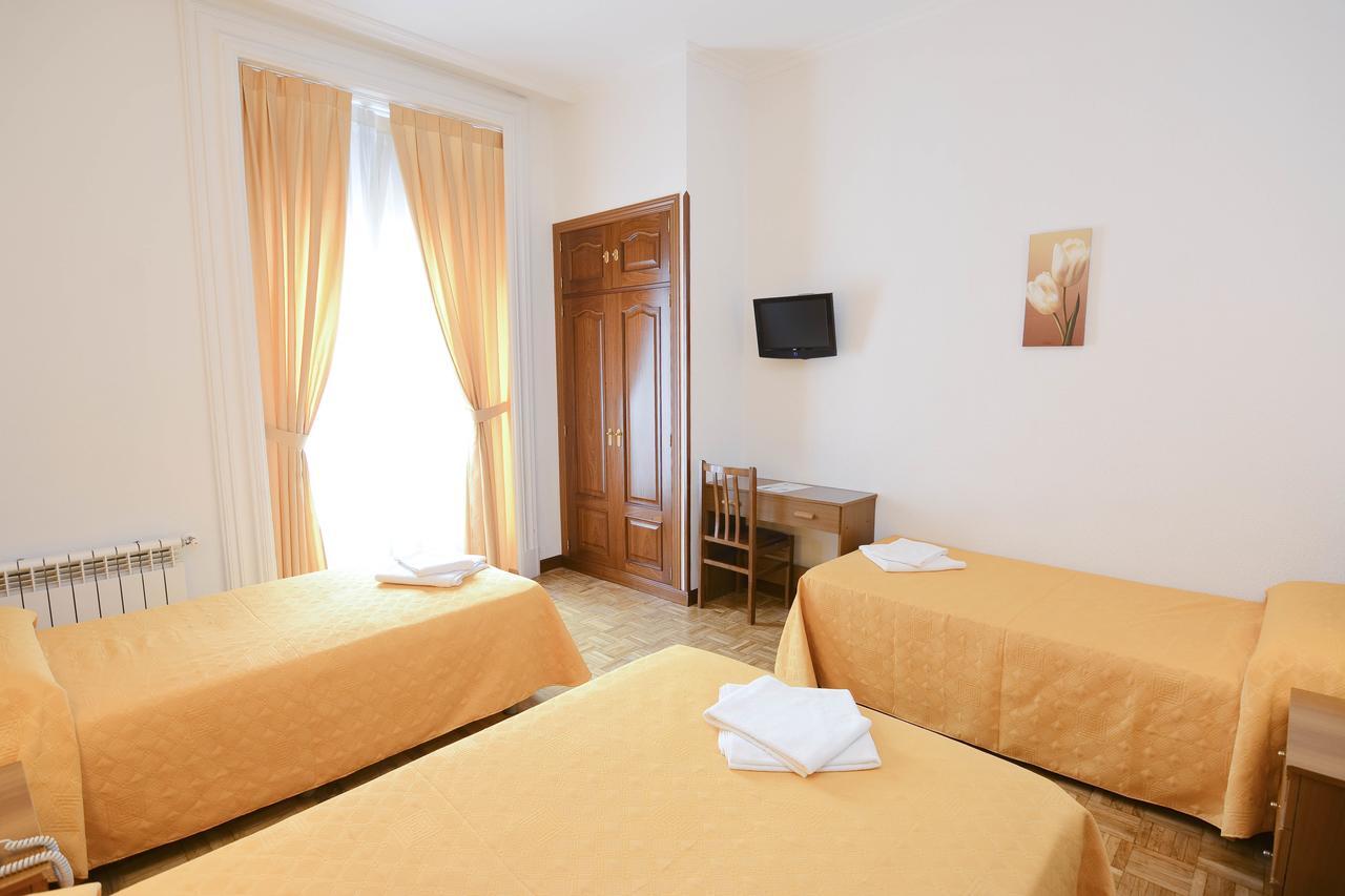 Hostal Edreira Madrid Ngoại thất bức ảnh