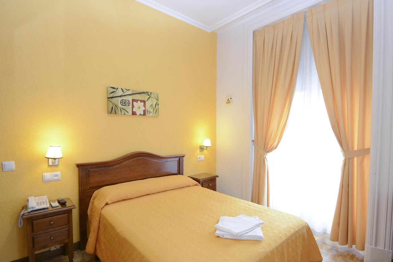 Hostal Edreira Madrid Ngoại thất bức ảnh